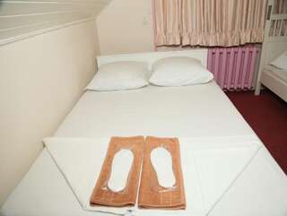 Гостиница АДЛЕРСОН хостел Адлер  Четырехместный номер эконом-класса с общей ванной комнатой-2